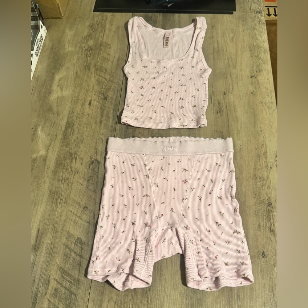 Limited edition pink floral SKIMS cotton rib tank and boxer set!